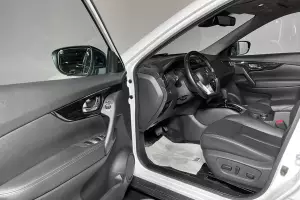 Nissan  8