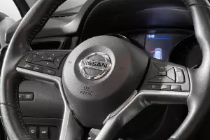 Nissan  9