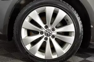 Volkswagen  8