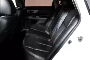 Nissan  10
