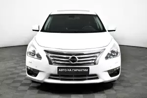 Nissan  2