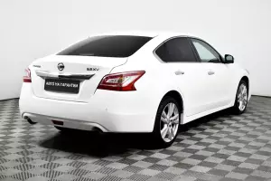 Nissan  4