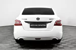 Nissan  5
