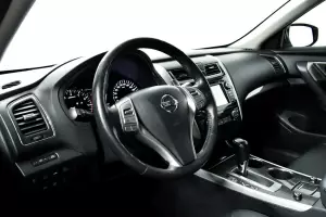 Nissan  9