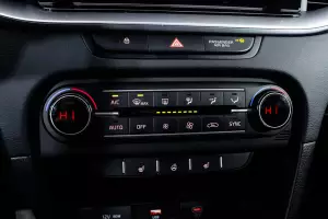 Kia  11