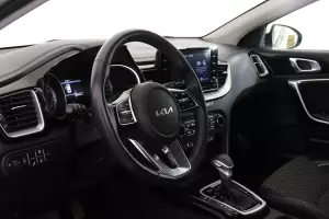Kia  10