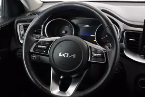 Kia  12