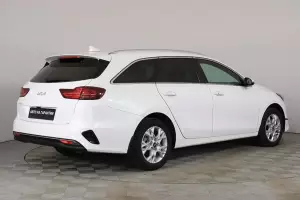 Kia  4