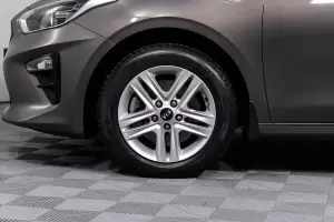 Kia  8