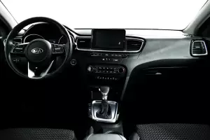 Kia  8