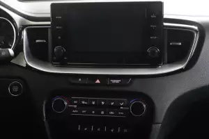 Kia  10