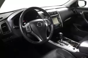 Nissan  10