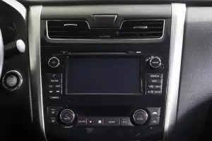 Nissan  9