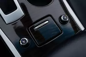 Nissan  12