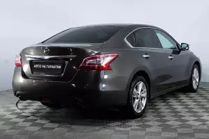 Nissan  4