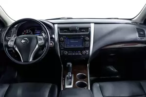 Nissan  6