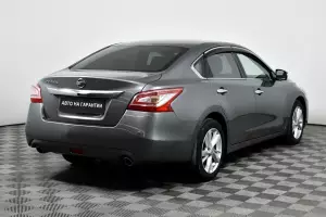 Nissan  4
