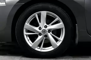 Nissan  6