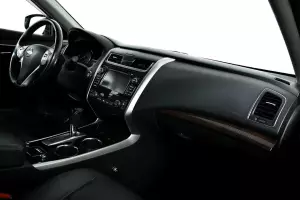 Nissan  8