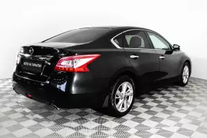Nissan  3