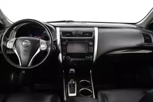 Nissan  5