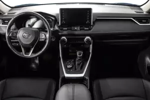 Toyota  9