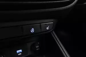 Hyundai  12