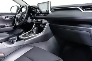 Toyota  13