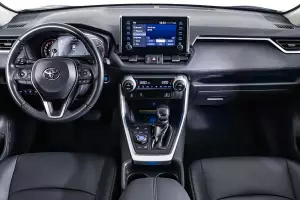 Toyota  9