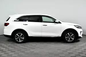 Kia  3
