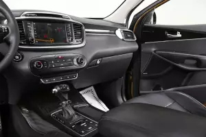Kia  10