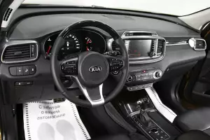 Kia  9