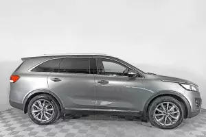 Kia  3