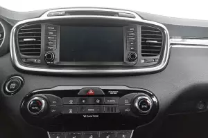 Kia  9