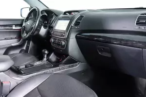 Kia  10