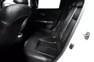 Nissan  11